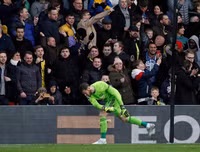 [ẢNH] Cận cảnh sai lầm ngớ ngẩn của De Gea khiến M.U thua tủi hổ