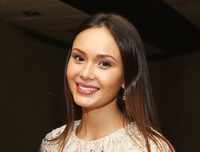 [ẢNH] Nữ danh ca xinh như mộng được săn đón ở khai mạc World Cup 2018