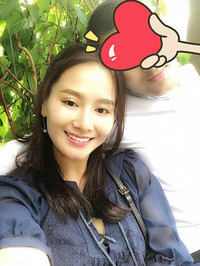 Vợ cũ MC Thành Trung công khai tình cảm với bạn trai Tây