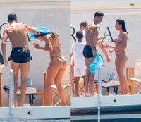 [ẢNH] Ronaldo và bạn gái khoe dáng bốc lửa trên du thuyền ở Hy Lạp