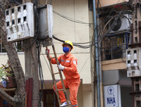 [ẢNH] Cuộc sống người dân trong khu cách ly phố Trúc Bạch