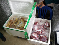 [ẢNH] Cuộc sống người dân trong khu cách ly phố Trúc Bạch