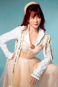 Lý Nhã Kỳ đẹp lạ, khoe 