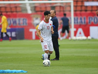 [ẢNH] Đoàn Văn Hậu tập buổi duy nhất, bỏ ngỏ khả năng ra sân gặp Thái Lan