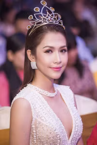 Ngẩn ngơ trước vẻ đẹp của cựu 