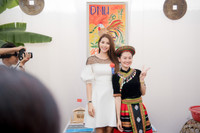 Phạm Hương nhảy flashmob cùng hàng nghìn sinh viên