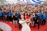 Phạm Hương nhảy flashmob cùng hàng nghìn sinh viên