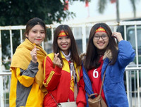 [ẢNH] Người hâm mộ phủ kín, biến Mỹ Đình thành 