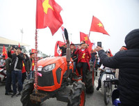 [ẢNH] Người hâm mộ phủ kín, biến Mỹ Đình thành 