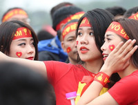 [ẢNH] Người hâm mộ phủ kín, biến Mỹ Đình thành 
