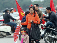 [ẢNH] Người hâm mộ phủ kín, biến Mỹ Đình thành 