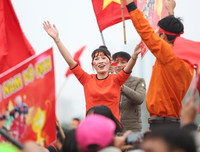 [ẢNH] Người hâm mộ phủ kín, biến Mỹ Đình thành 