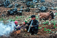 [ẢNH] Cái rét mướt của mùa đông vùng cao qua ánh nhìn trẻ thơ