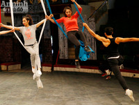 Hình ảnh hậu trường ít thấy của nghệ sỹ xiếc trước giờ sân khấu sáng đèn