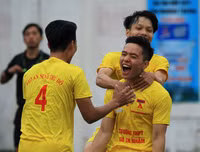 [ẢNH] Hồng Thái đá như những chiến binh, ĐKVĐ Trần Quốc Tuấn chứng tỏ bản lĩnh