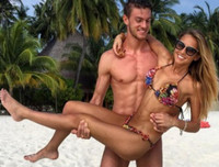 [ẢNH] Vẻ đẹp bốc lửa của vợ trung vệ Rugani vừa nhiễm Covid-19