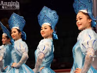 Hình ảnh hậu trường ít thấy của nghệ sỹ xiếc trước giờ sân khấu sáng đèn