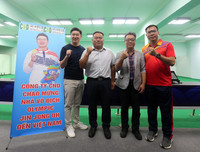 Quán quân Olympic Jin Jong-oh trổ tài bắn súng trước các xạ thủ Việt Nam