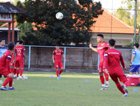 [ẢNH] Trải nghiệm tắc đường, thầy trò Park Hang-seo vẫn hứng khởi tập buổi đầu tại Indonesia