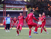 [ẢNH] Trải nghiệm tắc đường, thầy trò Park Hang-seo vẫn hứng khởi tập buổi đầu tại Indonesia