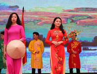 Lễ xuất quân đậm màu sắc của đương kim vô địch THPT Trần Quốc Tuấn