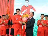 Lễ xuất quân đậm màu sắc của đương kim vô địch THPT Trần Quốc Tuấn