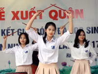 Thầy trò trường Nguyễn Thị Minh Khai tưng bừng xuất quân
