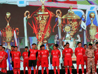 Lễ xuất quân đậm màu sắc của đương kim vô địch THPT Trần Quốc Tuấn