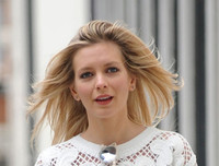 [ẢNH] Nữ MC truyền hình hứa 