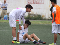 [ẢNH] THPT Việt Hoàng gây bất ngờ, THPT Trương Định thắng sát nút