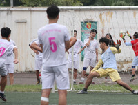 [ẢNH] THPT Việt Hoàng gây bất ngờ, THPT Trương Định thắng sát nút