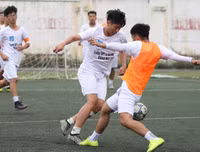 [ẢNH] THPT Việt Hoàng gây bất ngờ, THPT Trương Định thắng sát nút