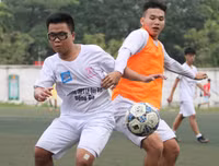 [ẢNH] THPT Việt Hoàng gây bất ngờ, THPT Trương Định thắng sát nút