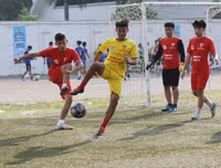 [Ảnh] Quyết liệt cuộc đua vé đi tiếp của 32 đội bóng trong lượt trận chiều 1-11