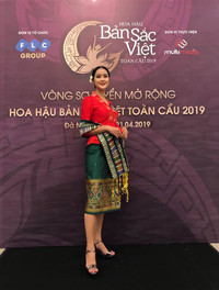 Sửng sốt trước vẻ đẹp của cô gái dân tộc Giẻ Triêng thi 