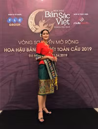Sửng sốt trước vẻ đẹp của cô gái dân tộc Giẻ Triêng thi 