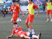 [ẢNH] Hai chiều cảm xúc sau loạt penalty đưa THPT Phùng Khắc Khoan vào vòng 1/8