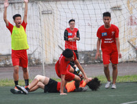 [ẢNH] Hai chiều cảm xúc sau loạt penalty đưa THPT Phùng Khắc Khoan vào vòng 1/8