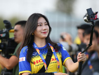 [ẢNH] Mặc áo U23 Việt Nam, nữ phóng viên Hàn Quốc xinh đẹp gây sốt