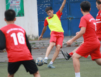 [ẢNH] Dẫn bàn ngay phút đầu, THPT Yên Hòa thắng hú vía sau loạt luân lưu