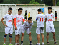 [ẢNH] THPT Dương Xá vượt qua THPT Nguyễn Tất Thành sau bữa tiệc bóng đá