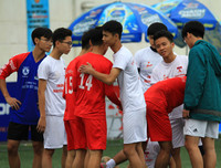 [ẢNH] THPT Dương Xá vượt qua THPT Nguyễn Tất Thành sau bữa tiệc bóng đá