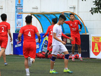 [ẢNH] THPT Dương Xá vượt qua THPT Nguyễn Tất Thành sau bữa tiệc bóng đá