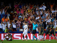 [ẢNH] Hài hước hình ảnh Ronaldo nức nở khóc như trẻ con khi nhận thẻ đỏ