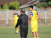 [ẢNH] ĐT Việt Nam sảng khoái tập dưới nắng Bali, chờ lấy 3 điểm từ Indonesia