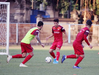 [ẢNH] Trải nghiệm tắc đường, thầy trò Park Hang-seo vẫn hứng khởi tập buổi đầu tại Indonesia