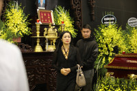 [ẢNH] Nghệ sỹ Việt thương tiếc đưa tiễn NSND Anh Tú về nơi yên giấc ngàn thu