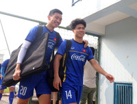 [ẢNH] Công Phượng khoe kiểu tóc xù, hứng khởi cùng đồng đội tập luyện