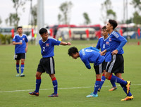 Giggs và Scholes thích thú xem đội trẻ PVF đánh bại mầm non giải Ngoại hạng Anh