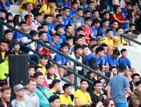 Muôn cảm xúc đáng yêu của các CĐV trên khán đài bóng đá học sinh Hà Nội